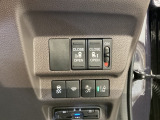 両側電動スライドドアは運転席から操作ができるよう、操作スイッチが付いています。Hondaセンシング用のVSA(ABS+TCS+横滑り抑制)解除とレーンキープアシストシステムのスイッチも装備しています。