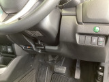 左側に高速で便利なETCがあり、燃費をよくするECON、横滑りを防ぐVSAなどのスイッチは、運転席の右側、手の届きやすい位置にあります。