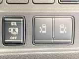 【ハンズフリーオートスライドドア】ドアの開閉も運転席からワンタッチでらくらく操作ができます。