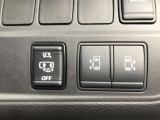 オートスライドドア〈両側〉(挟み込み防止機構付)、インテリジェントキーをバッグやポケットに入れたまま、スイッチをプッシュすることで開閉が出来ます。