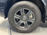 【タイヤ・ホイール】265/65R17の純正アルミタイヤになります。スタッドレスタイヤもこのサイズをお求め下さい。