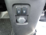 運転席には寒い日に嬉しいシートヒーターがついております!スイッチ一つで切り替えができます!