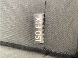 ISOFIXは、シートベルトを使わず、チャイルドシートと車の固定金具を連結するだけの簡単でガッチリ固定できます!