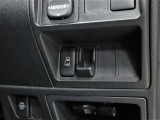 電動のスライドドアで楽々スムース!運転席からも開閉の操作もできます♪キーのスイッチひとつで自動開閉できる便利な機能もついてます♪