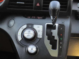 【オートエアコン】今では当たり前になりつつあるオートエアコン。車内の温度を自動で調整してくれるスグレモノ!一度使えば便利さに病みつきになりますよ!