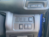 ダッシュボード右下には、ドライブモードの切り替えスイッチと、両側ハンズフリー電動スライドドアの開閉スイッチが並んでます。