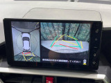 【パノラミックビューモニター】専用のカメラにより、上から見下ろしたような視点で360度クルマの周囲を確認することができます☆死角部分も確認しやすく、狭い場所での切り返しや駐車もスムーズに行えます。