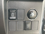プッシュボタンを装備しているのでスマートキーを上着のポケットに入れておけば、ブレーキを踏みながらボタンを押すだけでエンジンの始動がスマートに行えます!