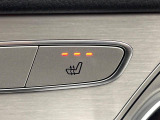 ●フロントシートヒーティング:運転席・助手席共に三段階で調節が可能なシートヒーターを装備しております。季節を問わず快適にご使用いただけます。