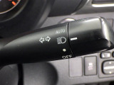 【オートライト】車外の明るさに応じて、自動的にライトの点灯・消灯をしてくれます。