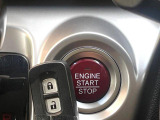 【問合せ:0749-27-4907】【Hondaスマートキー】カバンやポケットに入れたままでもドアの施錠・解錠が可能なスマートキーを装備。エンジンのオン・オフ時もカギを取り出す必要が無いからとても便利