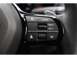 安全運転支援システムHonda SENSINGを搭載。衝突軽減ブレーキや、誤発進抑制機能、アダプティブクルーズコントロール、車線維持など複数の先進技術で安心・快適なドライブをサポートします。