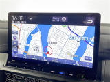 【Honda純正ナビゲーション(Honda CONNECT対応)】通信により地図が自動で更新され、車内Wi-Fiでスマホやタブレット、ゲーム機なども楽しめます。