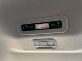 後席からもエアコンをお好みの温度に調整できます。