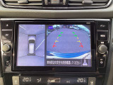 アラウンドビューモニター 駐車場での車庫入れや狭い道路での走行にカメラで確認が出来るので安心です。