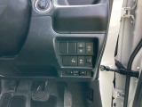 安全関連装備のスイッチはまとまって配置されています。ETC車載器もこちらに装備されています。