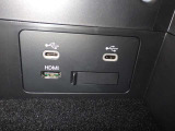 USB端子×2とHDMI端子を装備♪