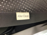 シート表皮に付着したアレルゲン(ダニ・スギ花粉)を特殊加工を施したシート地で不活性化するアレルクリーンシートで乗る人のお肌を大切に守ります。