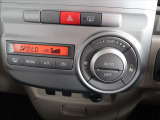 エアコンはフルオートエアコンを装備します、温度の設定だけしておけば車内はいつも快適空間です(^^♪