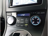 運転席側、助手席側それぞれで温度設定可能な「左右独立温度コントロール機能」付き【オートエアコン】です♪