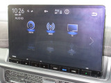 ナビゲーションはギャザズ11.4インチメモリーナビ(LXM-237VFLi)を装着しております。AM、FM、CD、DVD再生、Bluetooth、音楽録音再生、フルセグTVがご使用いただけます。