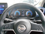 メーター内のカラーディスプレイには運転をサポートするさまざまな情報を表示!瞬間燃費などが表示できます。