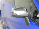 ウィンカー内蔵ドアミラーはスタイリッシュで存在感も◎!対向車からの視認性アップで安全性も高まります!