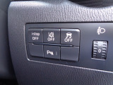 運転席脇のクラスタースイッチ部分には、パーキングセンサーその他走行系スイッチを集中配置しております。