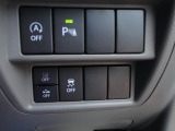 リヤパーキングセンサー&ESP&デュアルカメラブレーキ&車線逸脱防止&アイドリングストッ、各ボタン運転席右下にございます。