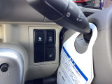 オートスライドドアは、リモコンキーでも運転席前のスイッチ操作でもオート開閉ができ、とても便利です。