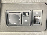 運転席からボタンひとつでミラーの開閉・調整が出来ます!