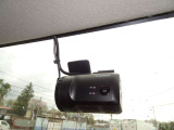 ドライブレコーダー:運転状況を映像で記録します。