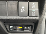 運転席右下にETCや衝突軽減ブレーキ【CMBS】のスイッチ等がついています。
