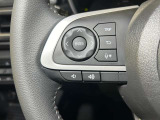 ステアリングに各種スイッチが付いてますので、運転中に余所見することがありませんね!