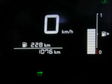 アドバンスドドライブアシストディスプレイ(12.3インチカラーディスプレイ)(パワーメーター、エネルギーフローメーター、バッテリー残量計、ドライビングコンピューター付、時計、外気温表示)