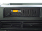 AM/FMラジオが装備されています。時計機能がついています。