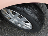 タイヤ溝はご安心いただける溝が残っております。