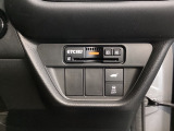 Hondaセンシング用の、VSA(ABS+TCS+横滑り抑制)解除のメインスイッチはハンドルの右側に装備しています。その上にETCがついています。高速道路の料金所の通過も楽々です。
