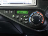使いやすいレイアウトの空調スイッチ類です。スイッチも大きく操作もしやすく、車内をいつでも快適に保てます!