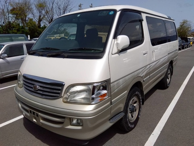 ハイエース 3.0 リビングサルーンEX ディーゼル 4WD 