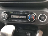 オートエアコン★温度を設定すれば車内を快適な温度に保ってくれます♪