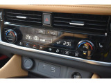 オートエアコンで温度をs設定するだけで快適な車内環境を維持することができます。