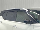 プラスチックバイザーがない分デザインもすっきり★洗車の時の窓拭きもラクラクです!