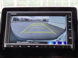 【バックカメラ装備済み】駐車の際の心強い味方!ガイドを見て確認しながら駐車できるので安全です。