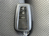 【スマートキー】ボタンを押すだけで、ドアの開閉とエンジン始動が可能です!セキュリティをつければ防犯などお車をしっかり守れます!