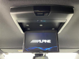 【ALPINE10型フリップダウンモニター】ALPINE製のフリップダウンモニターがついています!映像がきれいです!