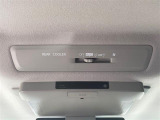 【 後席エアコン 】後席にもエアコンがついておりますので、車内全体を快適な温度に調節いただけます♪