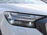LEDヘッドライト…Audiの誇るライティング技術でエレガントな雰囲気と、視認性の高い高品質ヘッドライトです。