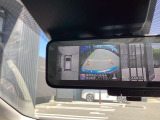 全方位ビューモニター 4つのカメラで前後左右、俯瞰映像を表示、ドライバーからは見えない領域の危険認知をサポートするシステム搭載!