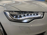 ●マトリクスLED:LEDハイビームが多数独立で存在し、ハイビーム時に対向車や前方を走る車の部分をロービームに切り替えが可能!!シーケンシャルウインカーも装備!!